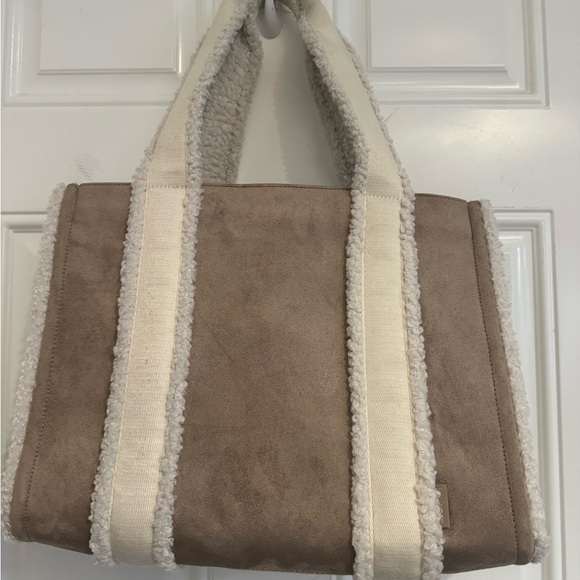 shearling lululemon bag Amazon.com: Athletica Everywhere Fleece Belt (Light Ivory) : Clothing, Shoes & Jewelry my absolute favorite bag from